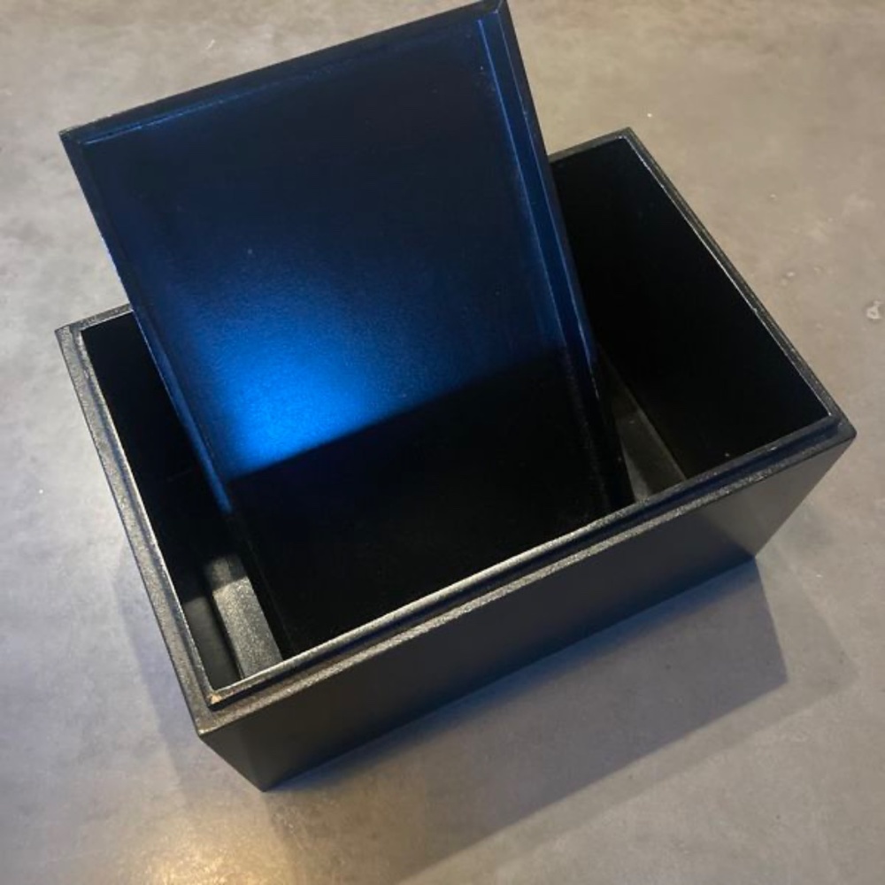 Little Black Box approx. 5x5x9 - Picture 2 of 2
